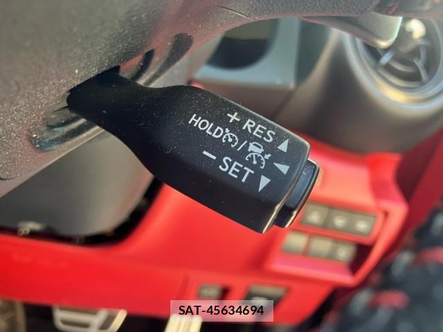 Lexus IS 2023-06 7220954-24