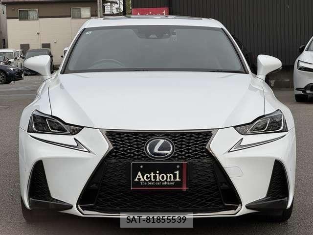Lexus IS 2017-01 7220928-2