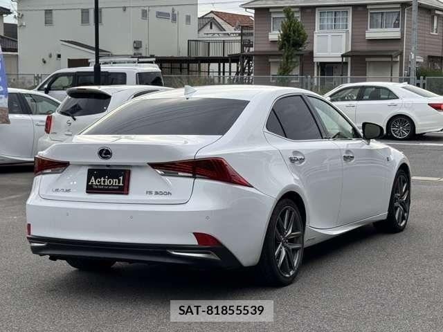 Lexus IS 2017-01 7220928-5