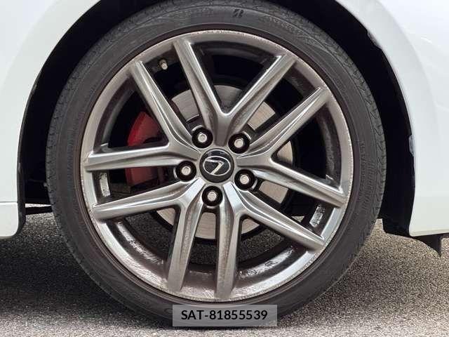 Lexus IS 2017-01 7220928-7