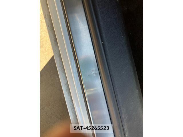 Lexus IS 2015-02 7220925-17