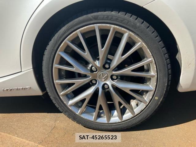 Lexus IS 2015-02 7220925-28