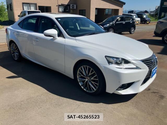 Lexus IS 2015-02 7220925-2