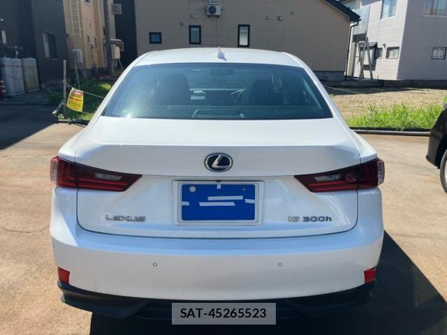 Lexus IS 2015-02 7220925-3