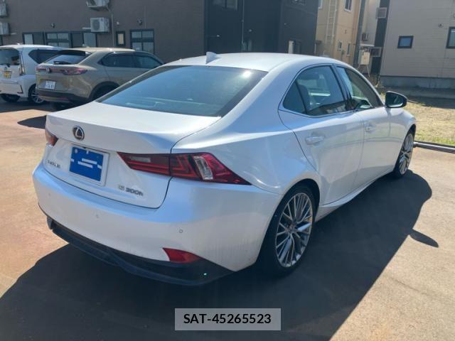 Lexus IS 2015-02 7220925-4