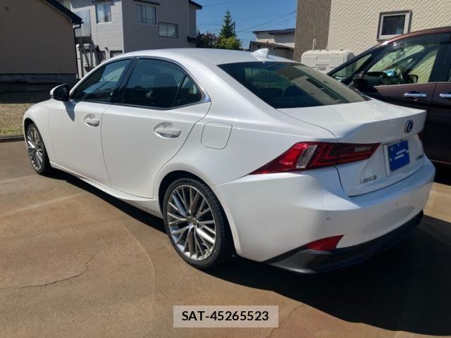 Lexus IS 2015-02 7220925-5