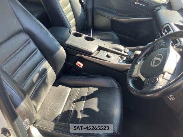 Lexus IS 2015-02 7220925-6