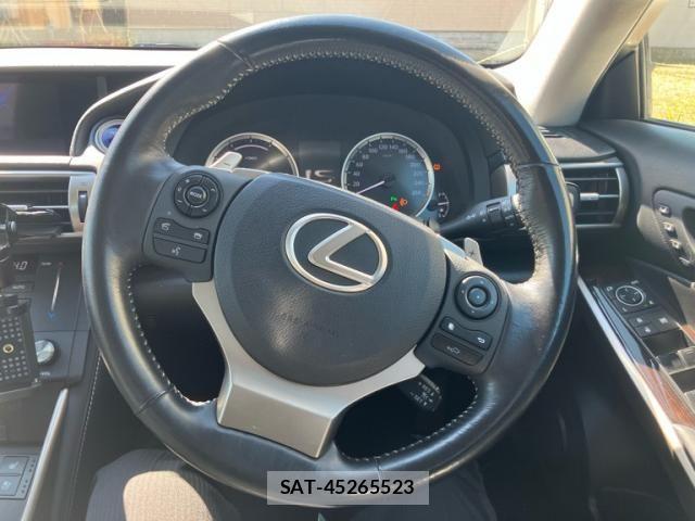 Lexus IS 2015-02 7220925-8