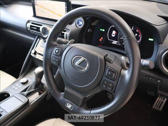 Lexus IS 2021-03 7251319-10