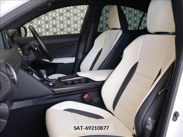 Lexus IS 2021-03 7251319-12