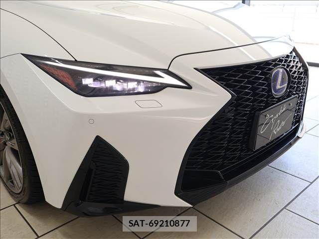 Lexus IS 2021-03 7251319-14