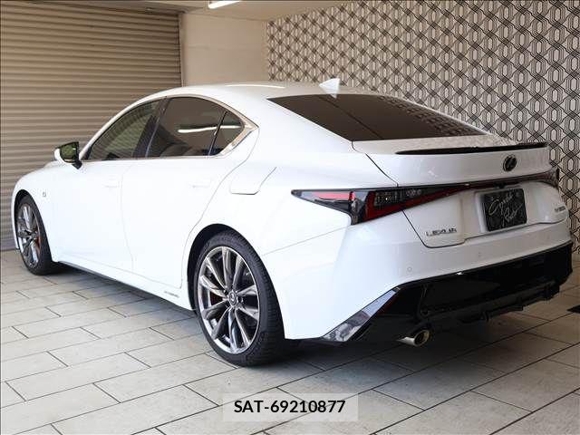 Lexus IS 2021-03 7251319-1