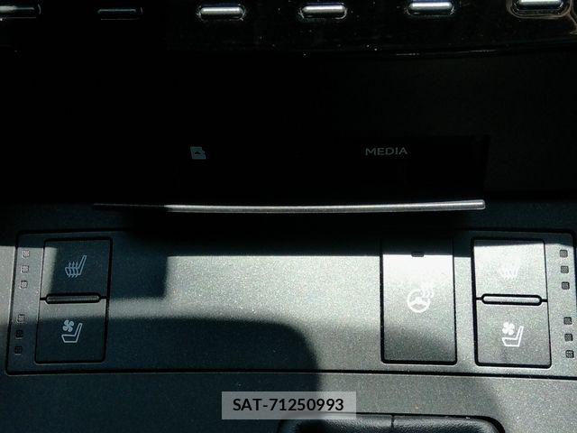 Lexus IS 2023-06 7251328-23