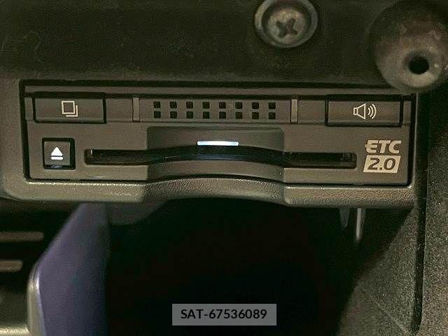 Lexus IS 2018-07 7251321-15