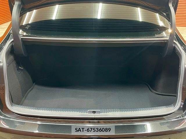 Lexus IS 2018-07 7251321-19