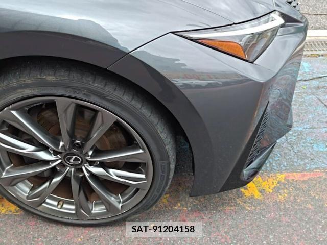 Lexus IS 2021-01 7272223-10