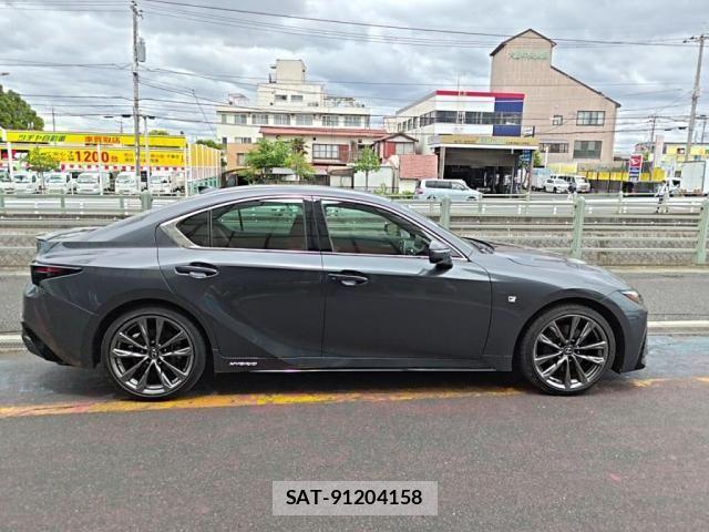 Lexus IS 2021-01 7272223-11