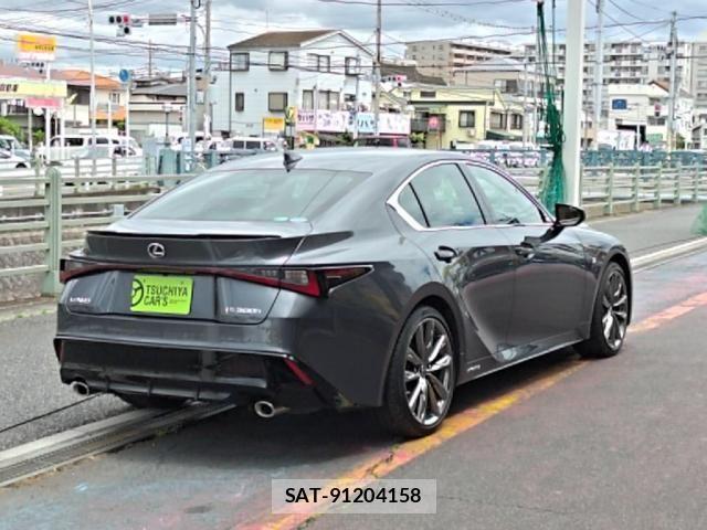 Lexus IS 2021-01 7272223-1