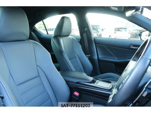 Lexus IS 2021-09 7328025-16
