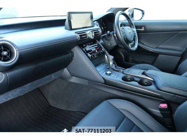 Lexus IS 2021-09 7328025-17