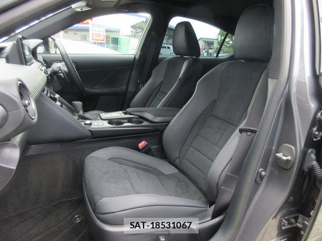 Lexus IS 2023-11 7328023-15