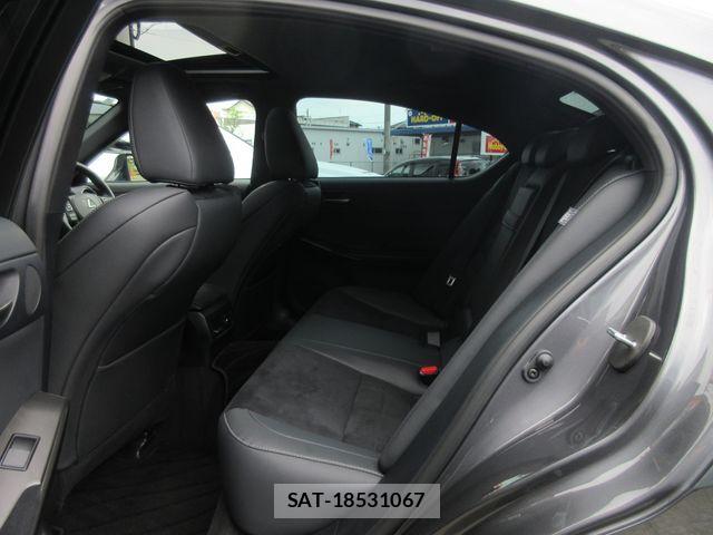 Lexus IS 2023-11 7328023-17