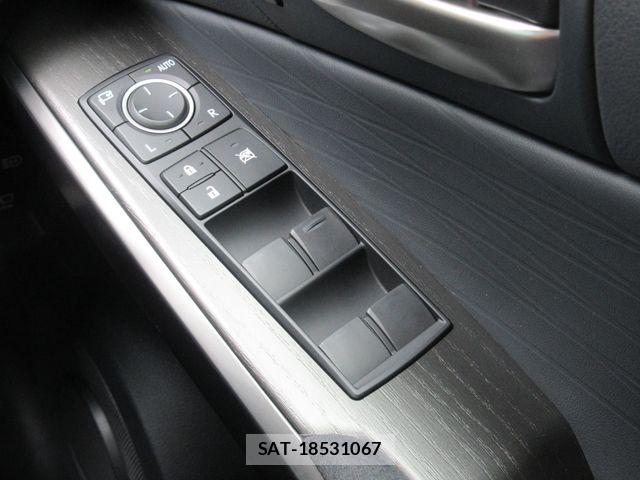 Lexus IS 2023-11 7328023-23