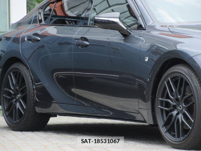 Lexus IS 2023-11 7328023-5