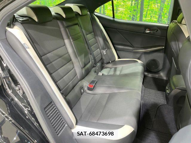 Lexus IS 2016-06 7328026-9
