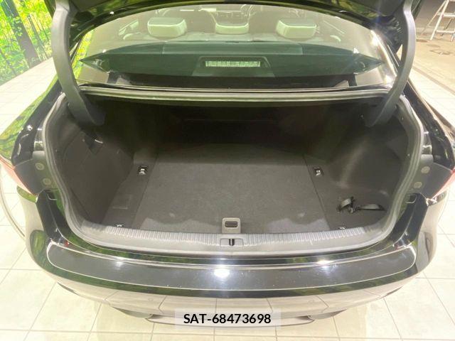 Lexus IS 2016-06 7328026-10