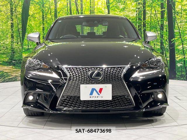 Lexus IS 2016-06 7328026-13