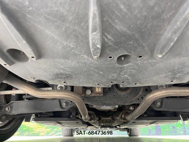 Lexus IS 2016-06 7328026-18