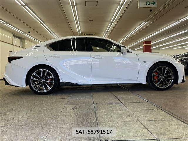 Lexus IS 2021-03 7328022-14