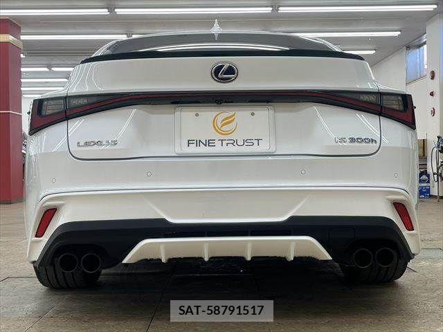 Lexus IS 2021-03 7328022-15