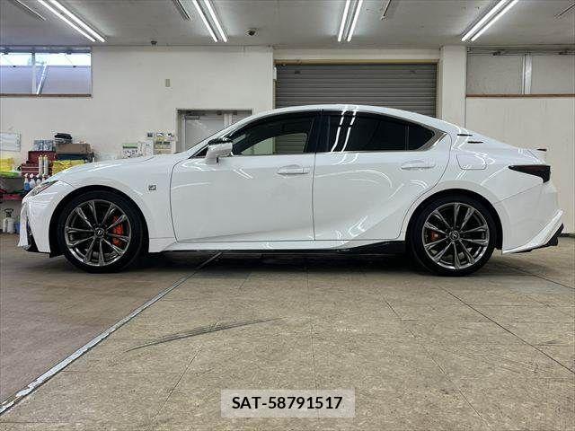 Lexus IS 2021-03 7328022-18