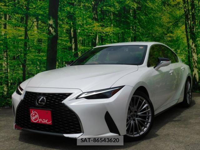 Lexus IS 2023-08 7328015-0
