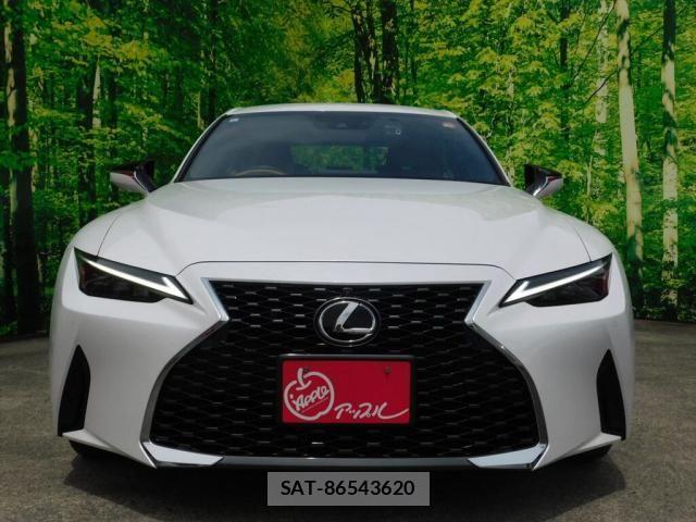 Lexus IS 2023-08 7328015-1
