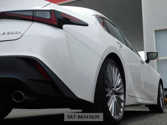 Lexus IS 2023-08 7328015-21