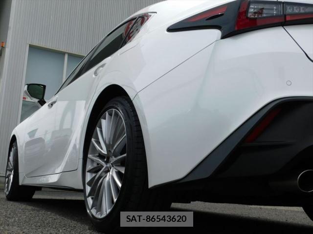 Lexus IS 2023-08 7328015-22