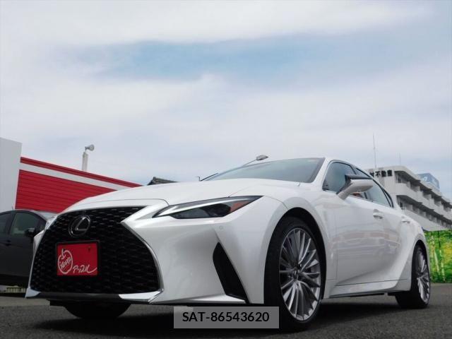 Lexus IS 2023-08 7328015-6