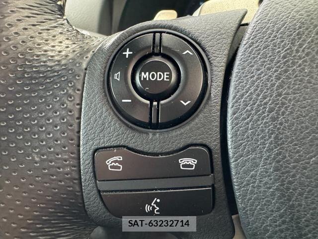Lexus IS 2016-03 7358485-13