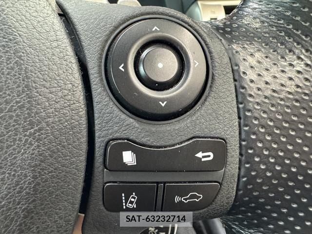 Lexus IS 2016-03 7358485-14