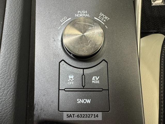 Lexus IS 2016-03 7358485-22