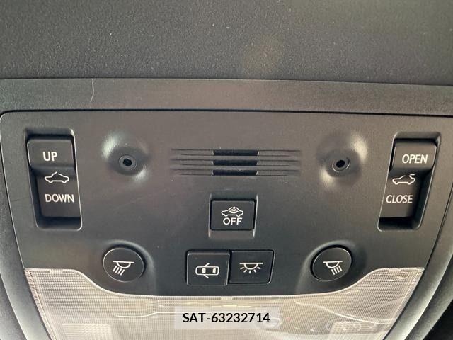 Lexus IS 2016-03 7358485-28
