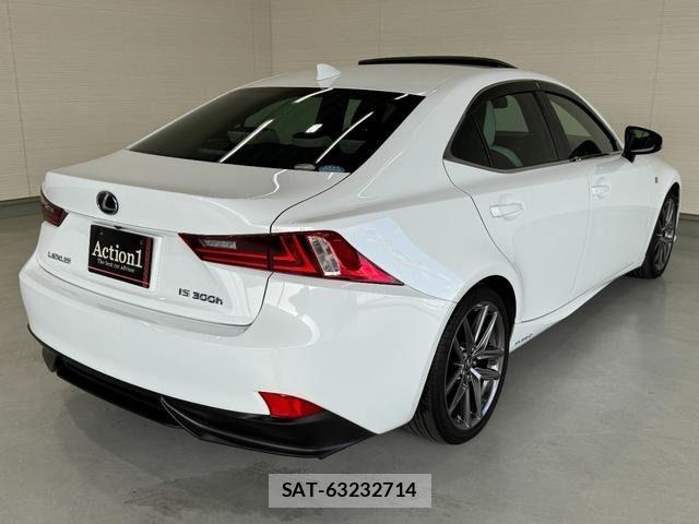 Lexus IS 2016-03 7358485-5