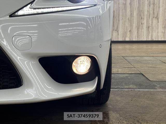 Lexus IS 2013-06 7358487-12