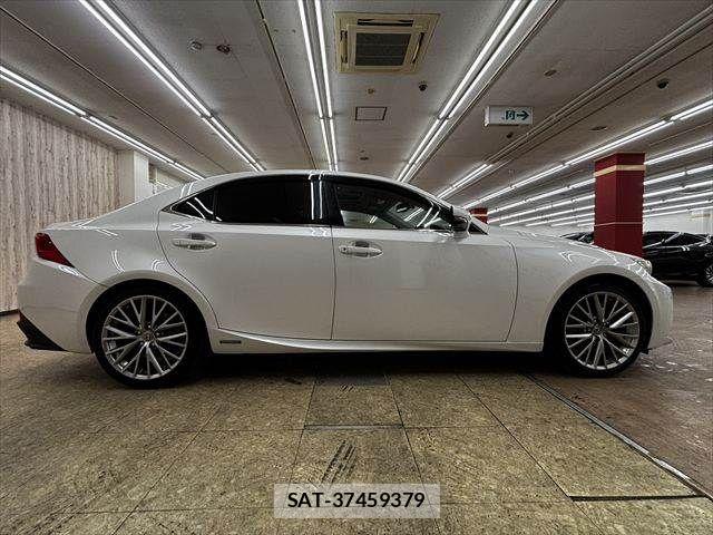 Lexus IS 2013-06 7358487-16