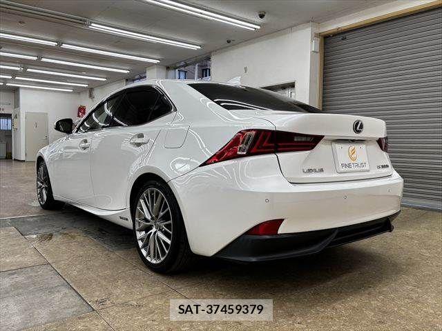 Lexus IS 2013-06 7358487-19
