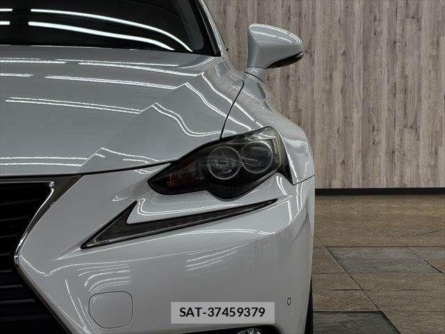 Lexus IS 2013-06 7358487-21