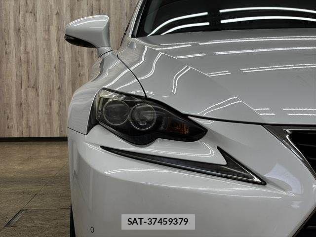 Lexus IS 2013-06 7358487-23